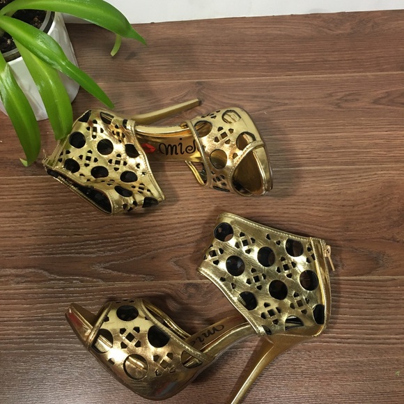 Promise Emerson Gold Peep Toe High Heels - Picture 2 of 6